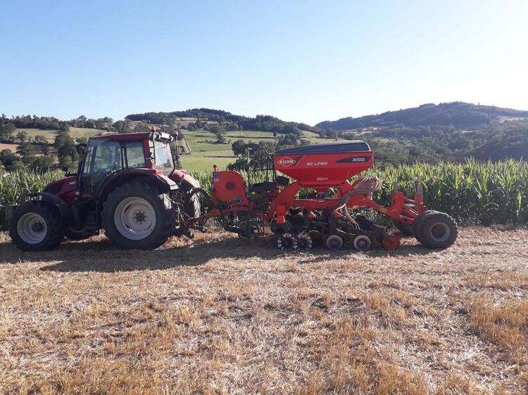 Pour Fabien Cellier, mettre en place des pratiques moins consommatrices de produits phytosanitaires est devenu une priorité.
© D.L.
Pour Fabien Cellier, mettre en place des pratiques moins consommatrices de produits phytosanitaires est devenu une priorité.
© D.L.